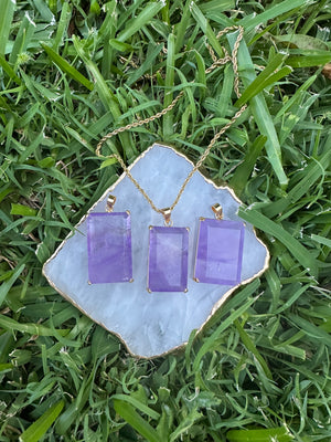 
                  
                    Amethyst Faceted rectangle pendant with chain - Gold
                  
                