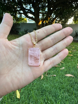 
                  
                    Rose Quartz Faceted pendant necklace - gold
                  
                