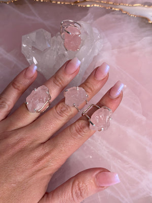 
                  
                    Rose quartz Silver wire ring
                  
                