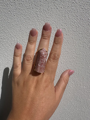 
                  
                    Pink Amethyst Arc Gold ring
                  
                